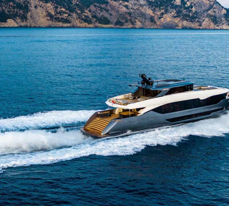 lady nina motor yacht